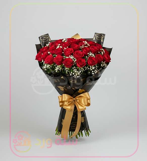 باقة تخرج فاخرة بالجوري الأحمر وتغليف أسود ذهبي